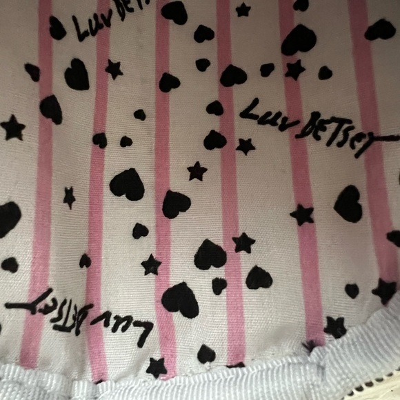 Betsey Johnson Heart and Star Patterned Fabric - Picture 4 of 9